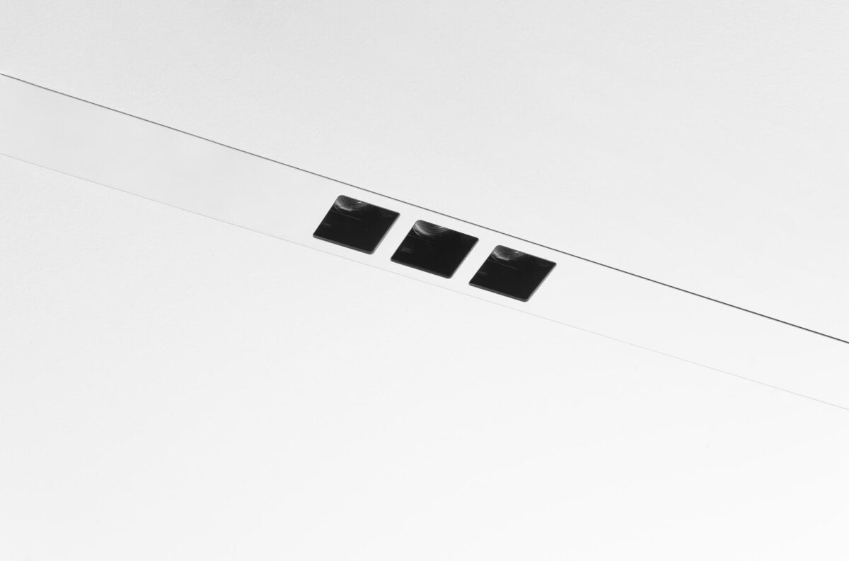LABRA wpuszczane DOTA Linear WP 900 On-Off