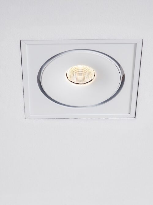 LABRA lampy wpuszczane LAVA X1 WP Trimless edge.LED 6.5W On-Off