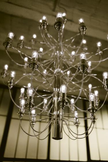 Vesoi lampa natynkowa SCAR